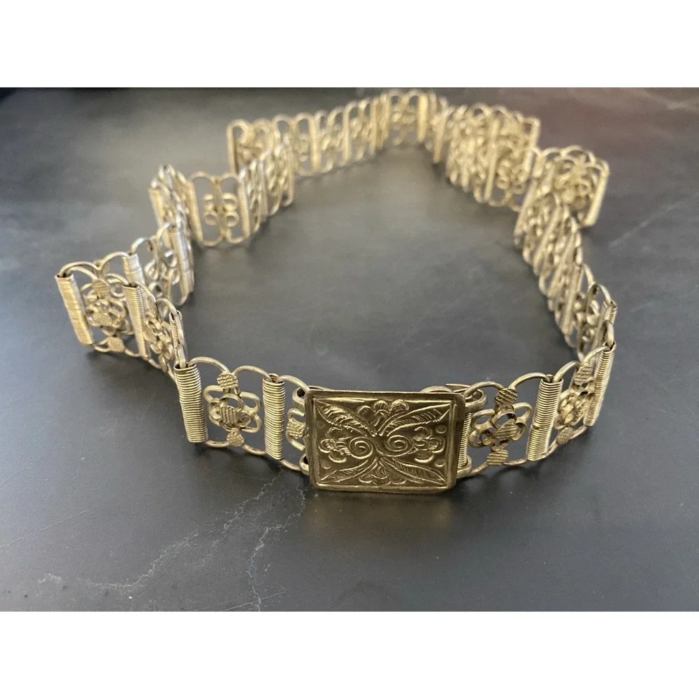 Vintage Silver Tone Floral Leaf Filigree Metal Belt 28